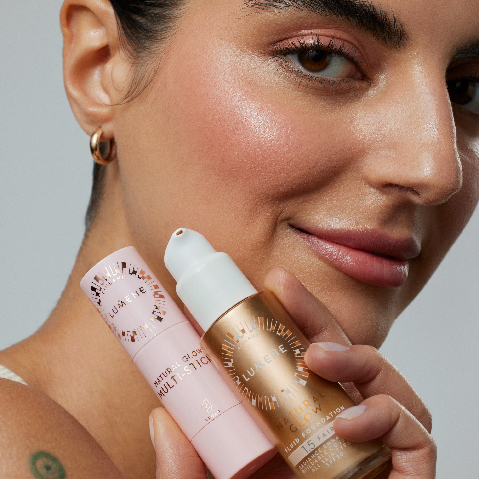 Natural glowy foundation Clearance