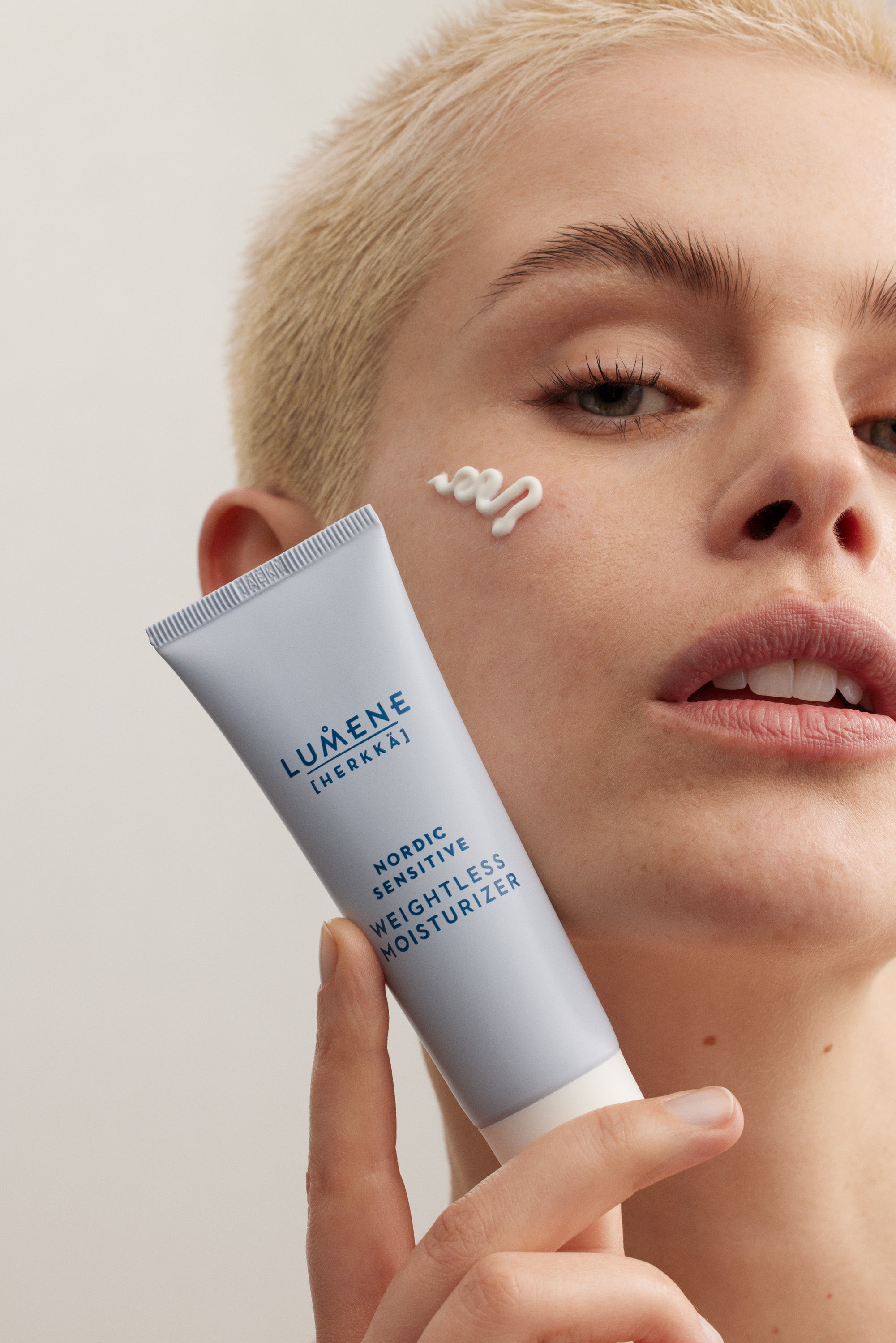 Weightless Moisturizer – Lumene FI Weightless Moisturizer – Lumene FI